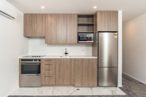 Central Apartment Stone Throw from Hospital, Addington
